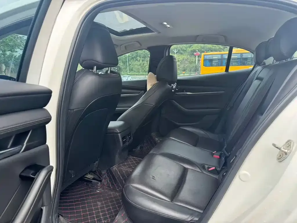 Mazda 3 Axela 2022 из CN, фото 3
