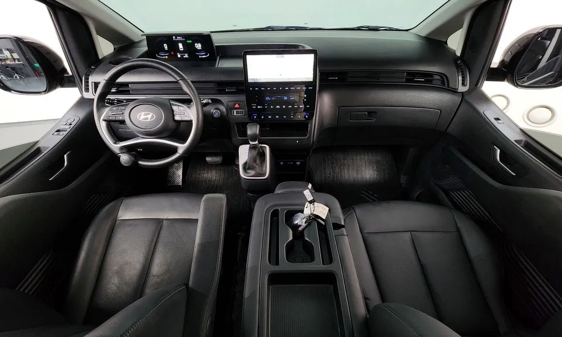 Hyundai Staria — фото 2