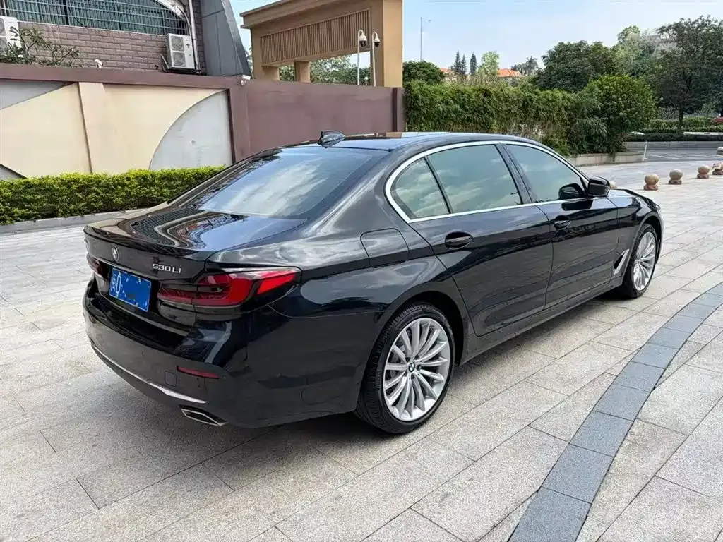 BMW 5 Series — фото 4