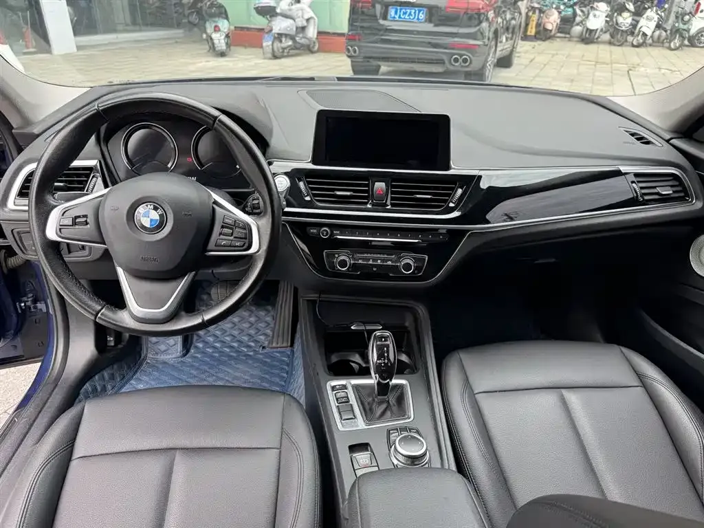 BMW 1 Series 2021 из CN, фото 2