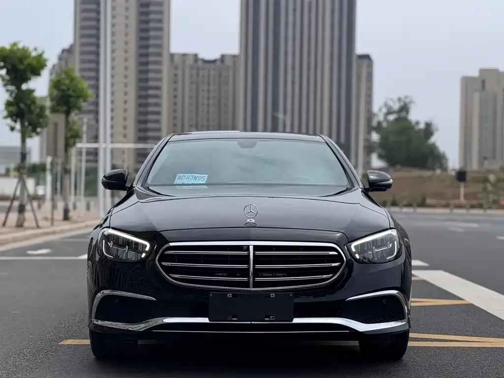 Mercedes-Benz E-Class — фото 4