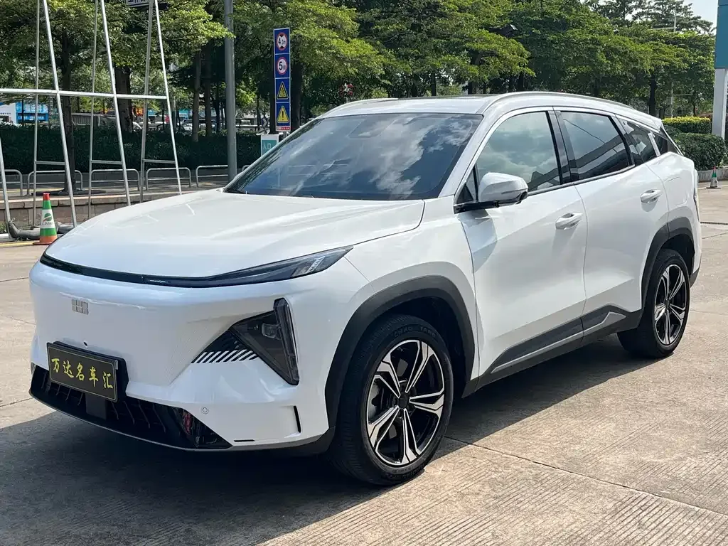 Geely Galaxy L7 — фото 1