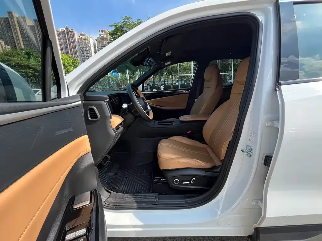 Geely Galaxy L7 — фото 6