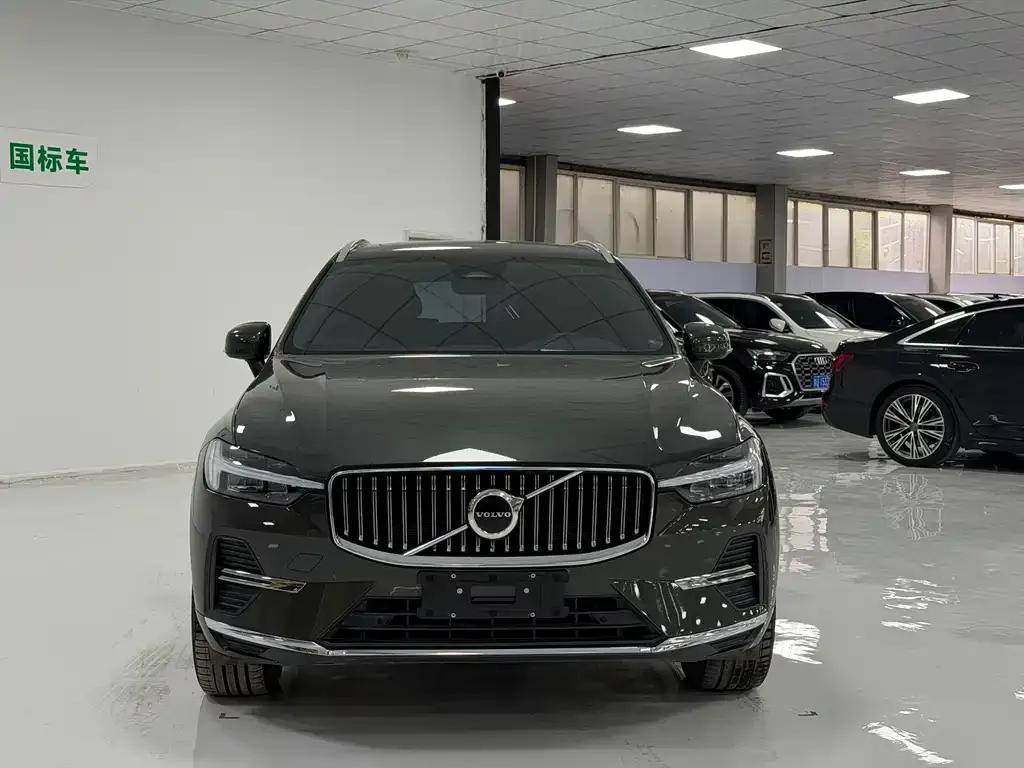 Volvo XC60 — фото 7