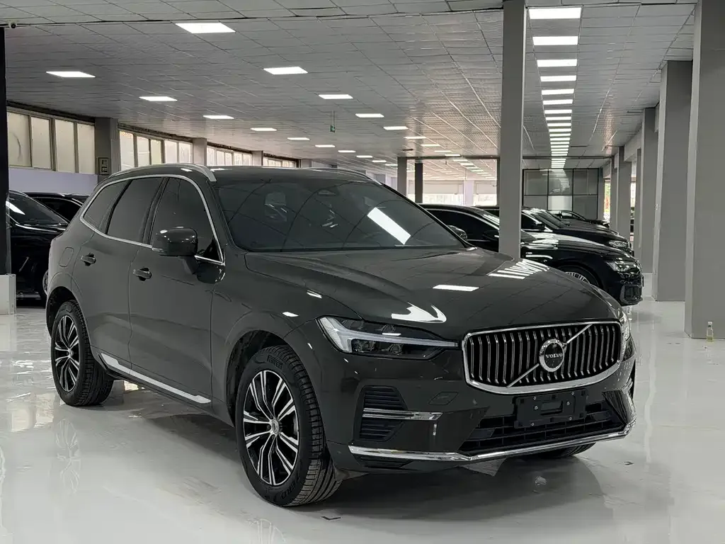 Volvo XC60 — фото 8