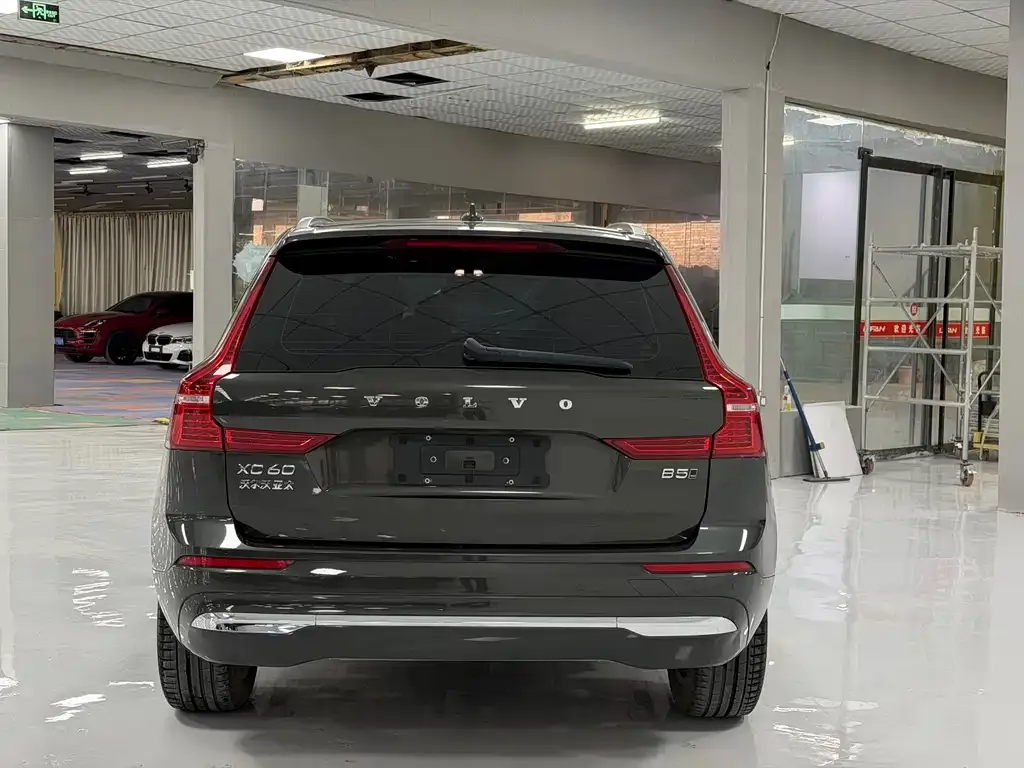 Volvo XC60 — фото 3
