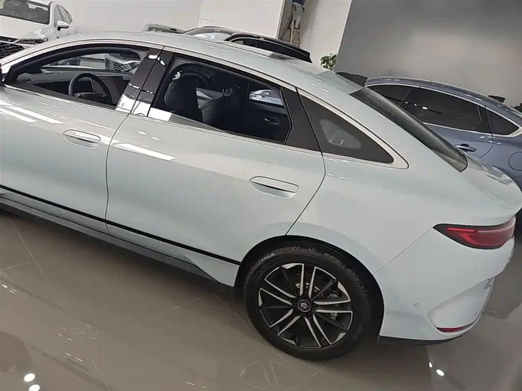 BYD Qin L — фото 4