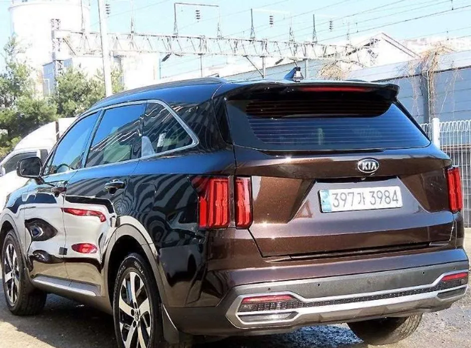 Kia Sorento — фото 8