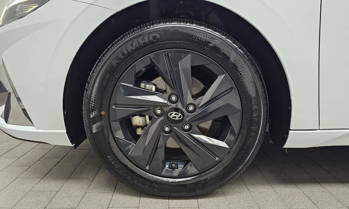 Hyundai AVANTE — фото 9