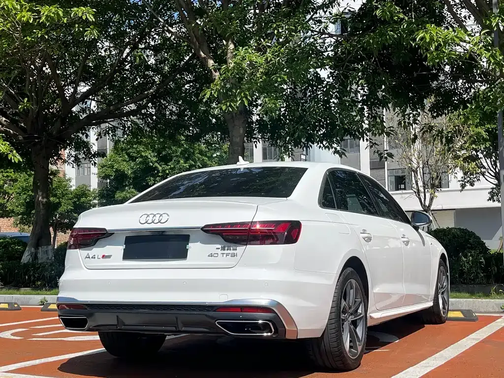 Audi A4L — фото 8