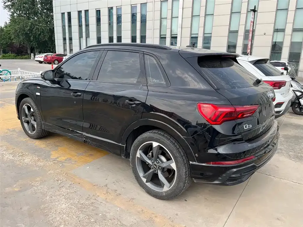 Audi Q3 — фото 10