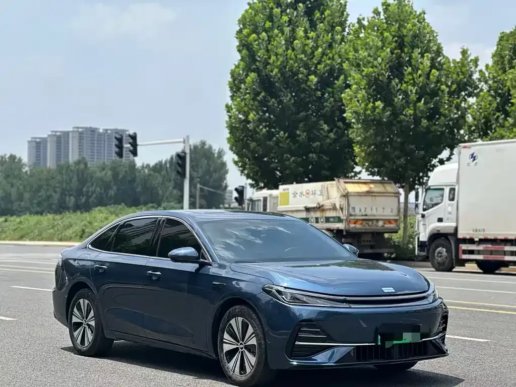 Geely 银河A7 EM
