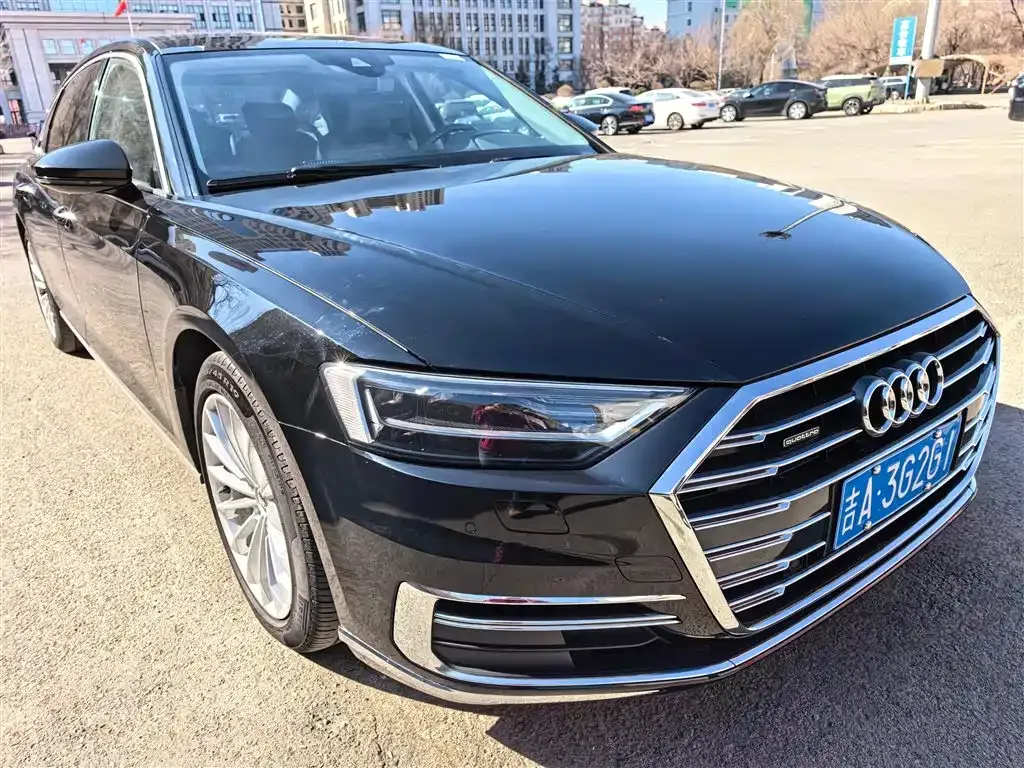 Audi A8 — фото 8
