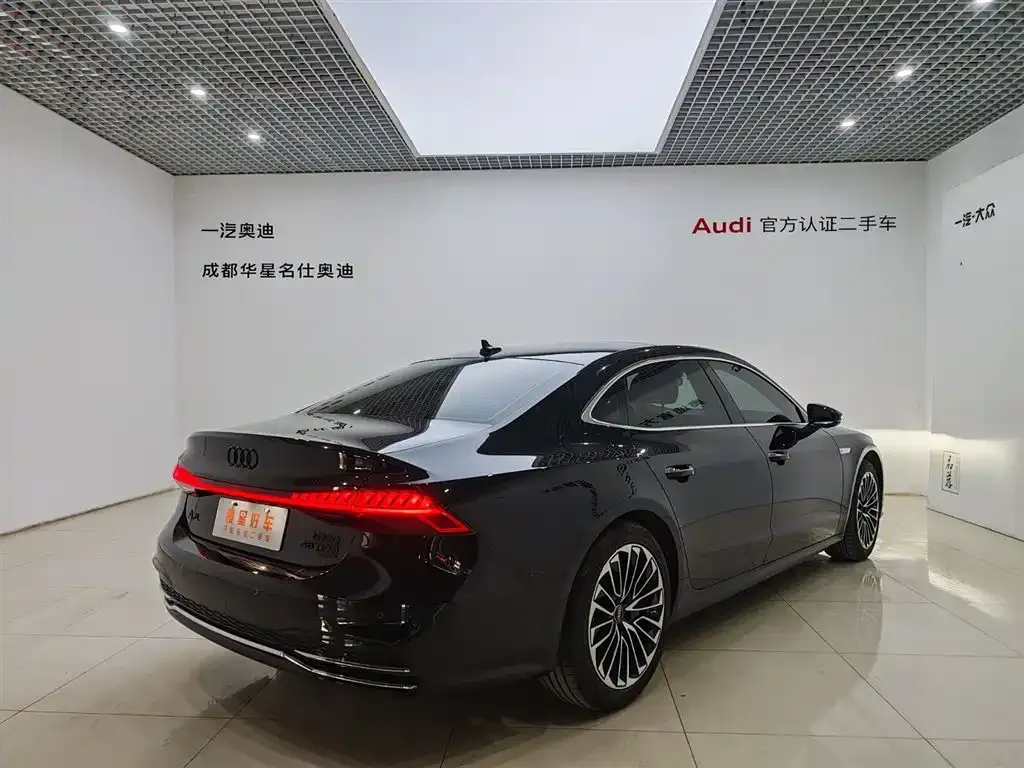 Audi A7L — фото 8