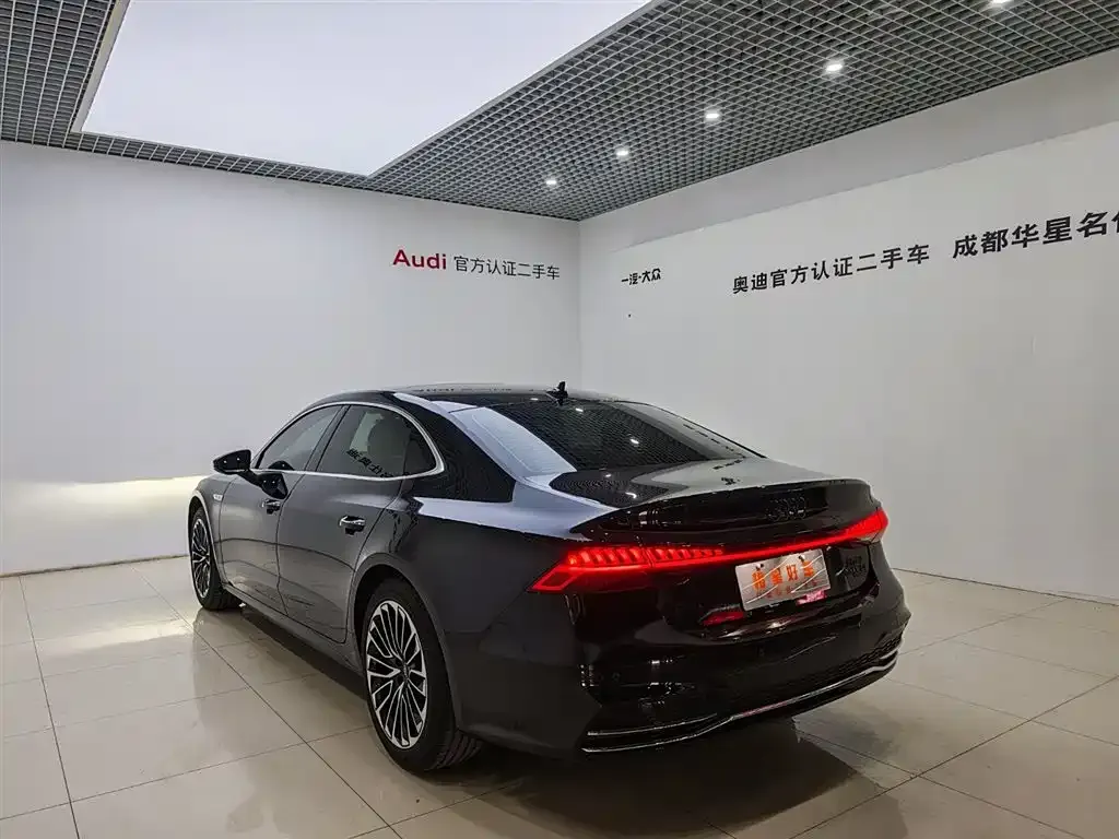 Audi A7L — фото 5