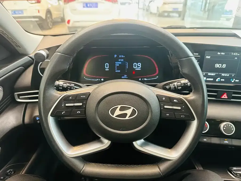 Hyundai Elantra — фото 6