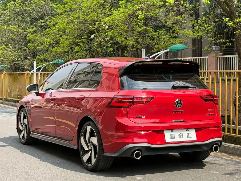 Volkswagen Golf GTI — фото 6