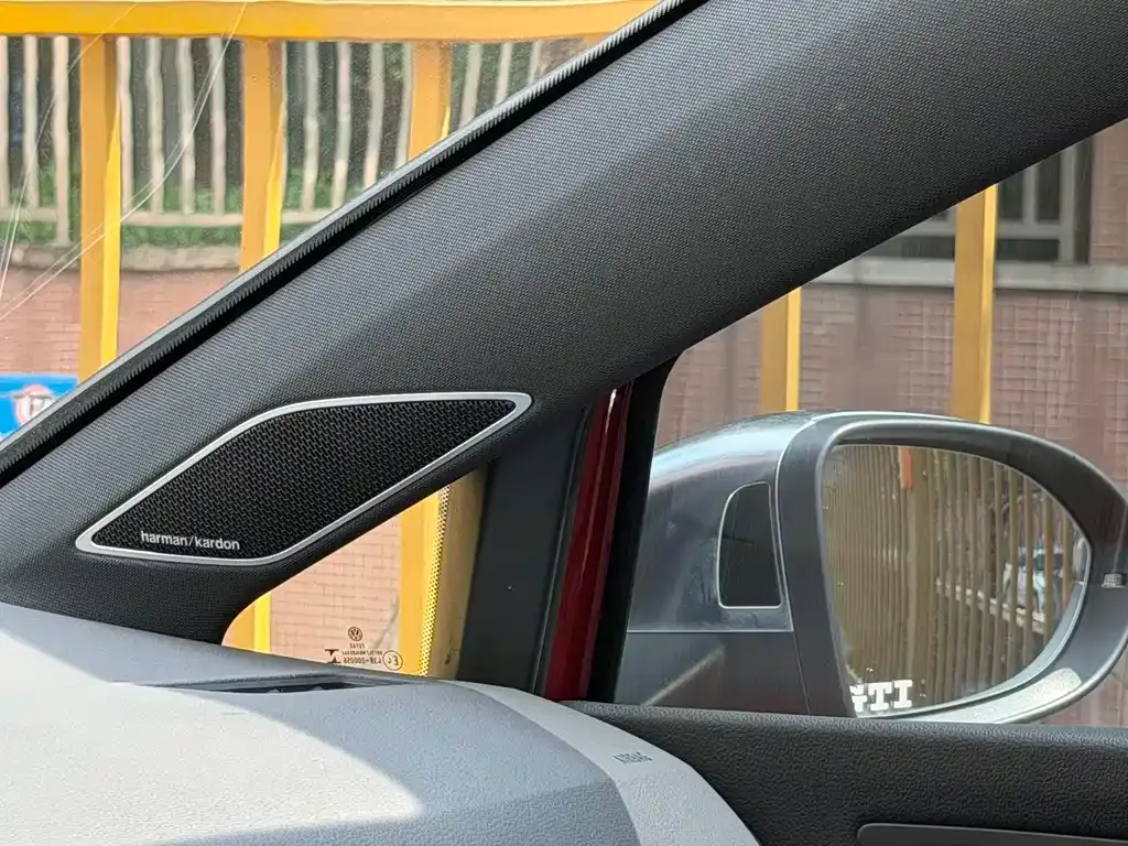 Volkswagen Golf GTI — фото 5