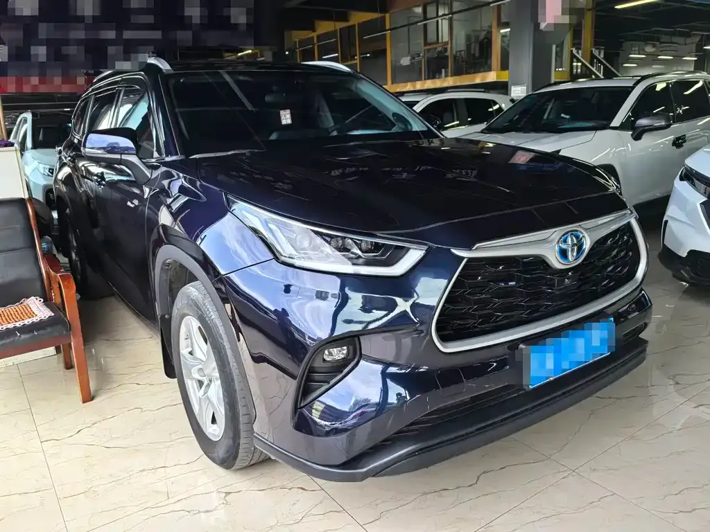 Toyota Highlander — фото 10