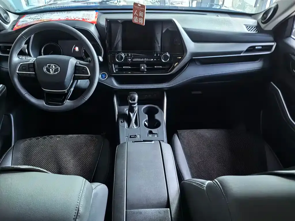 Toyota Highlander — фото 7