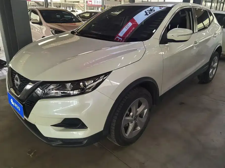 Nissan Qashqai — фото 1