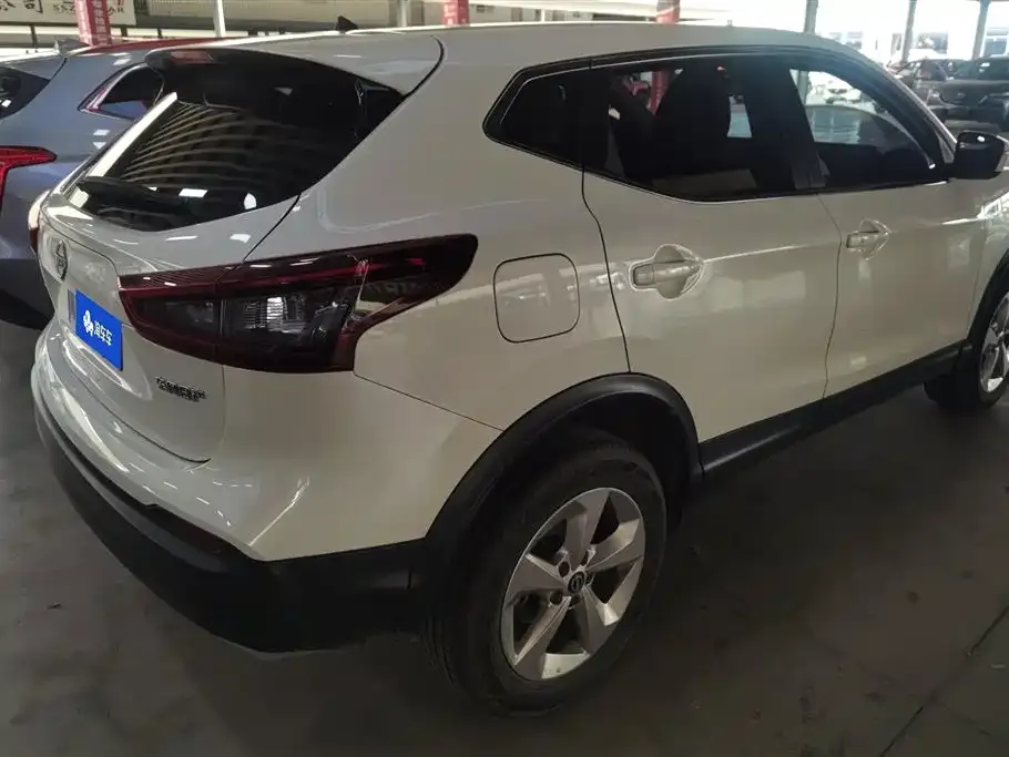 Nissan Qashqai — фото 6