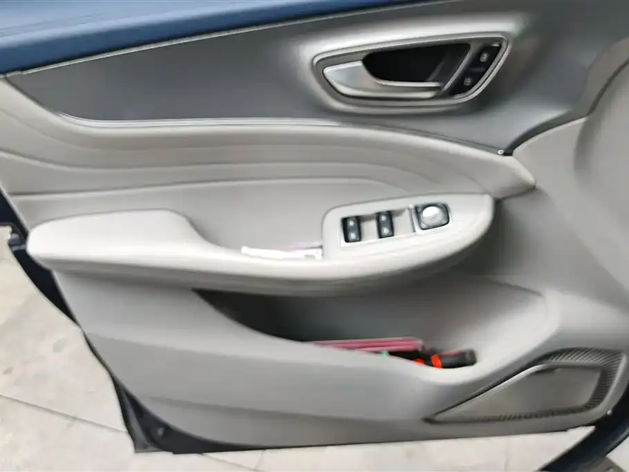 Roewe iMAX8 — фото 4