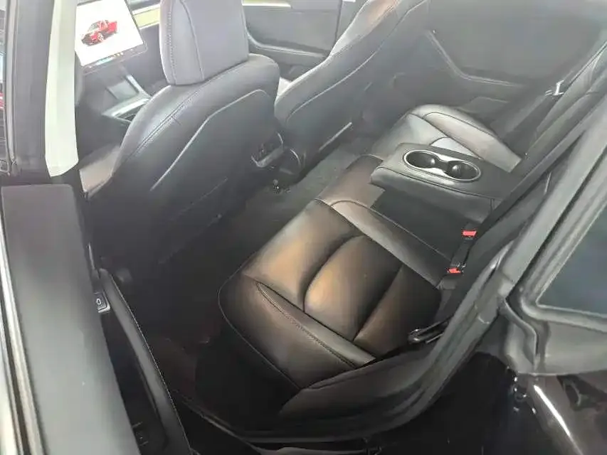 Tesla Model 3 — фото 2