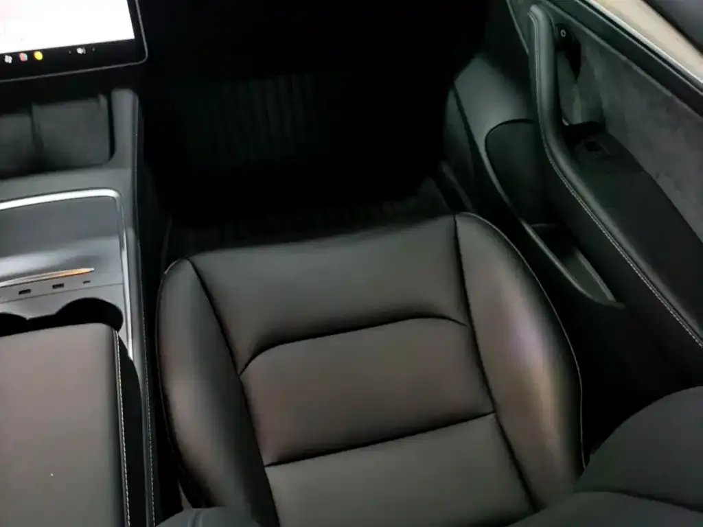 Tesla Model 3 — фото 3