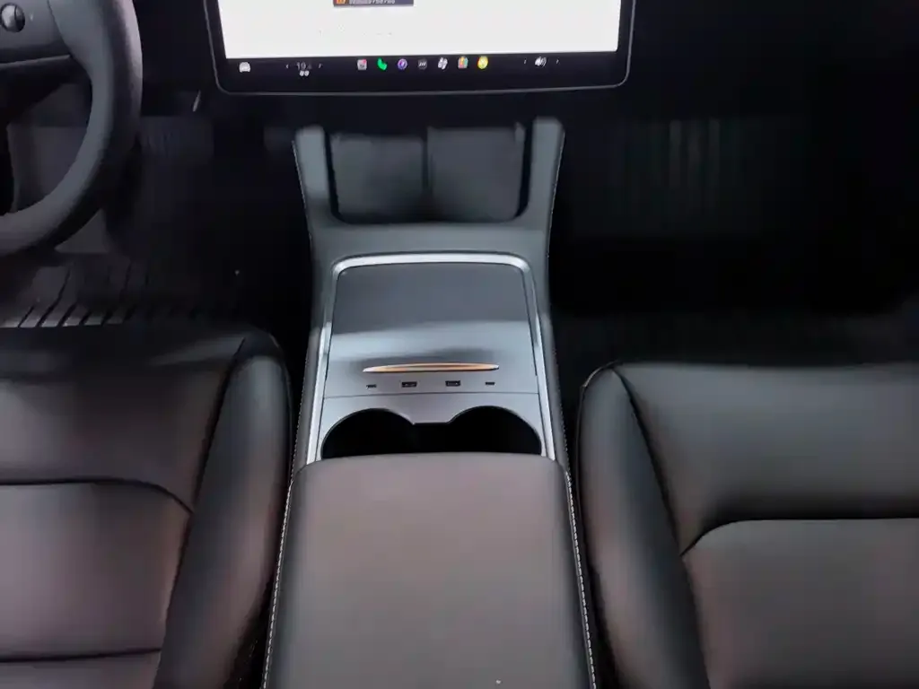 Tesla Model 3 — фото 4