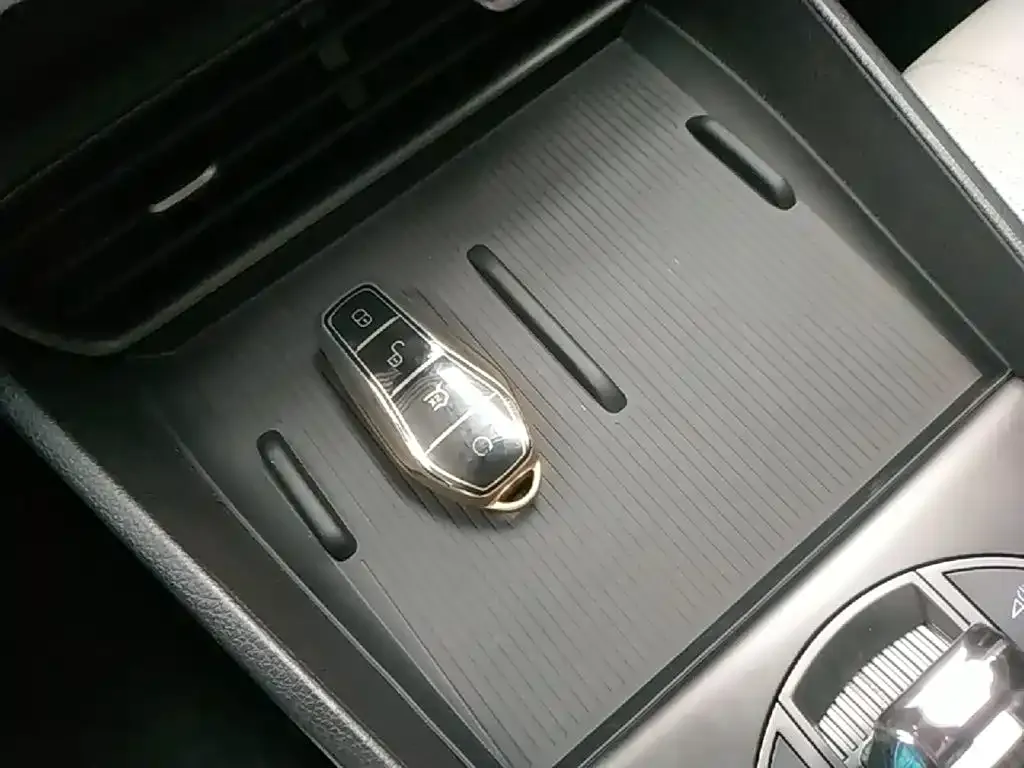 BYD Seal 05 DM-i — фото 6