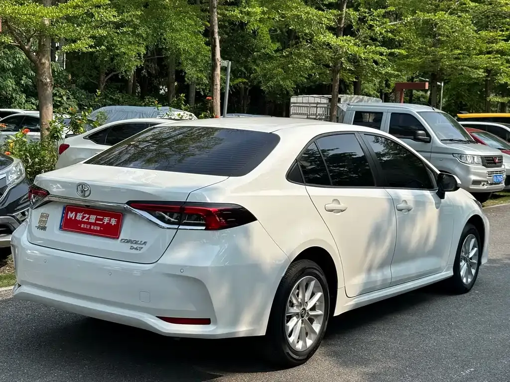 Toyota Corolla — фото 5