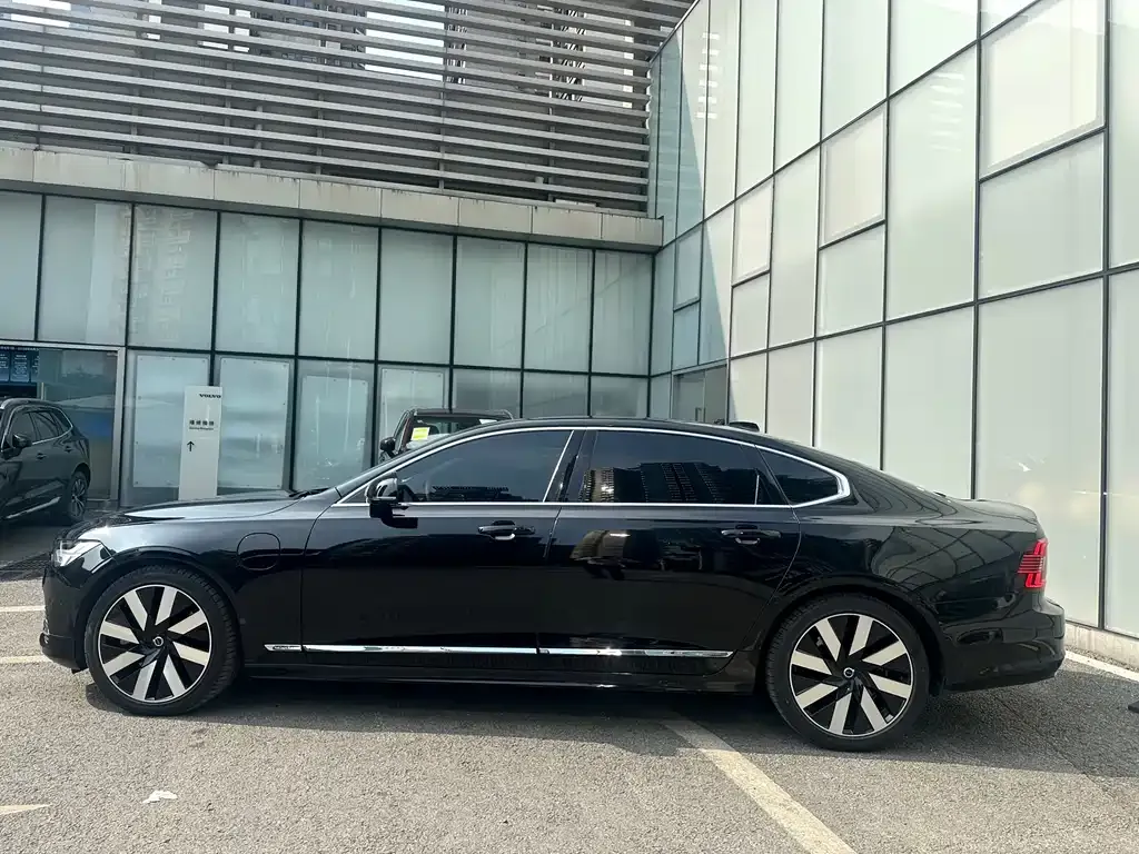 Volvo S90 PHEV 2023 из CN, фото 10