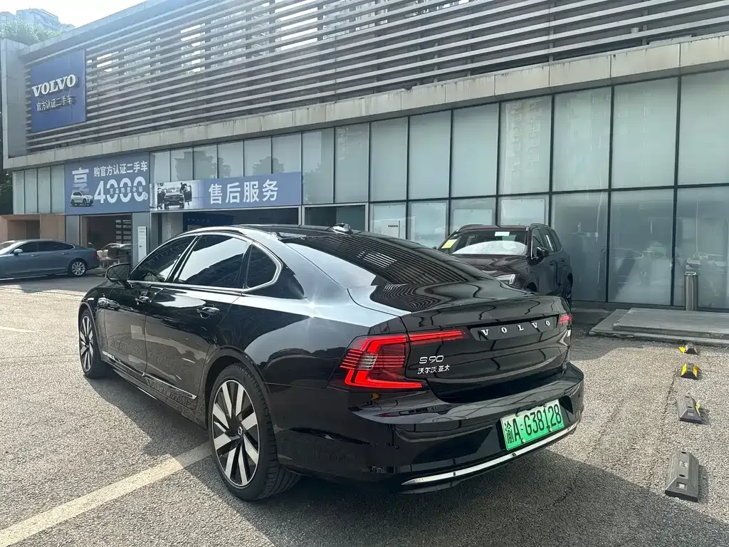 Volvo S90 PHEV 2023 из CN, фото 9
