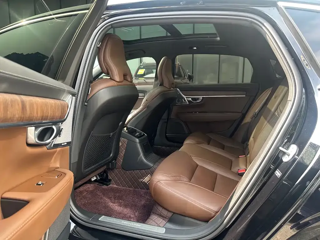 Volvo S90 PHEV 2023 из CN, фото 6