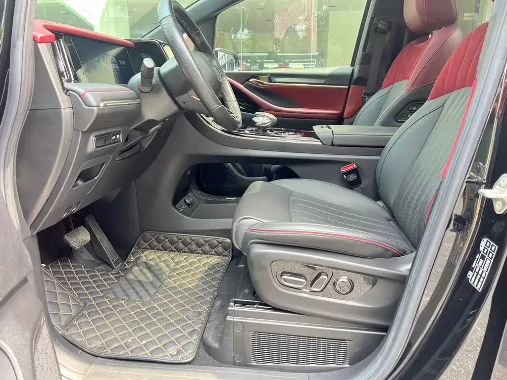 GAC Motor Trumpchi M8 — фото 5