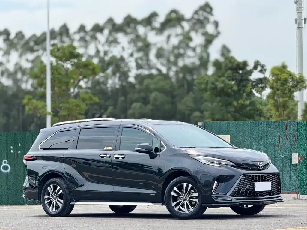 Toyota Granvia — фото 5