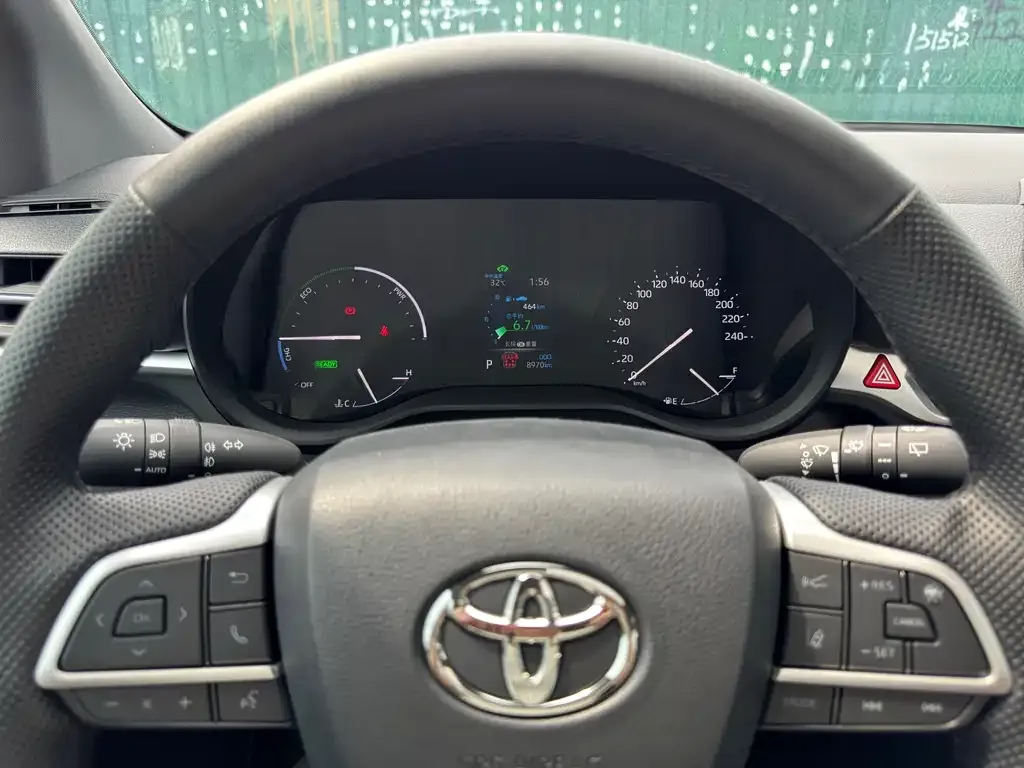 Toyota Granvia — фото 8