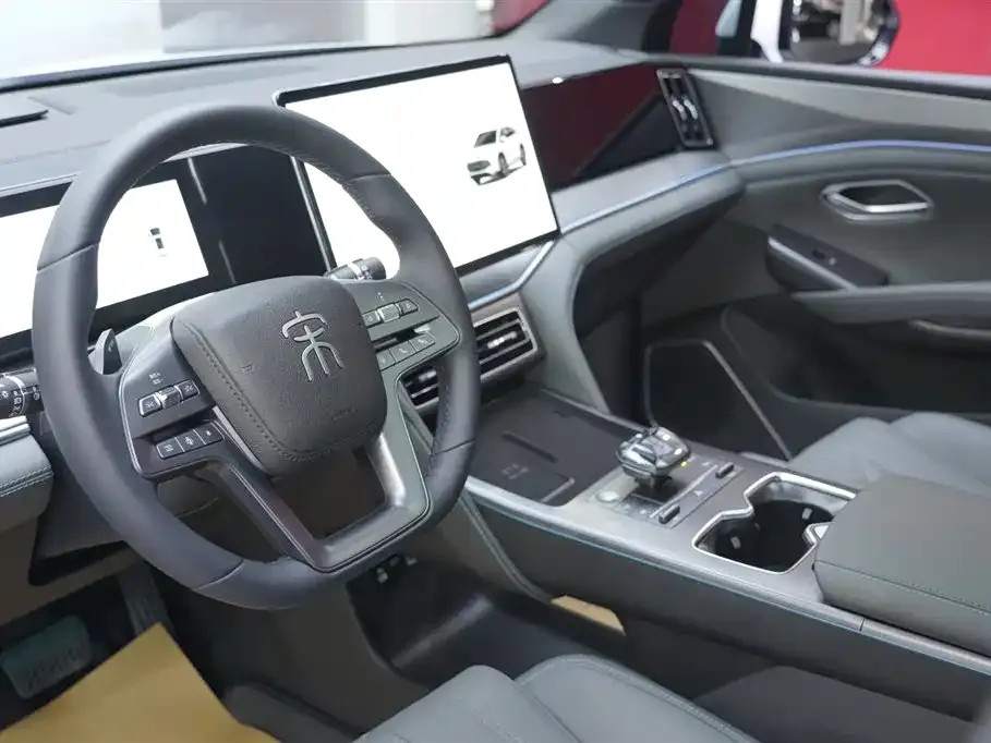 BYD L DM-i — фото 10