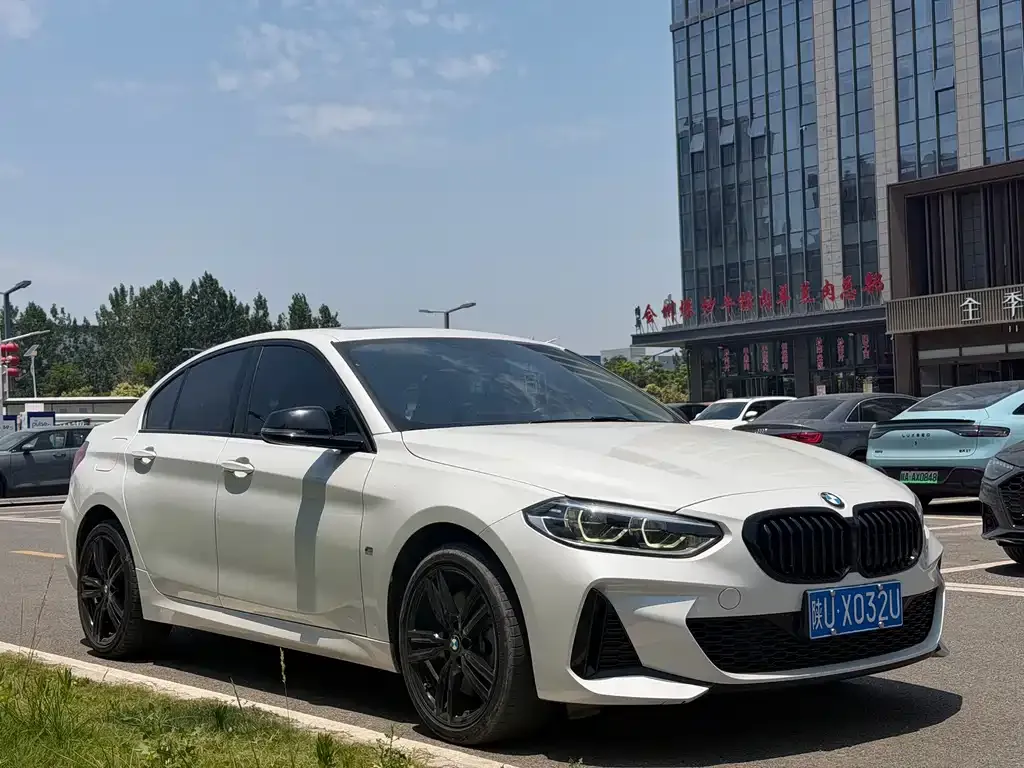 BMW 1 Series 2023 из CN, фото 4