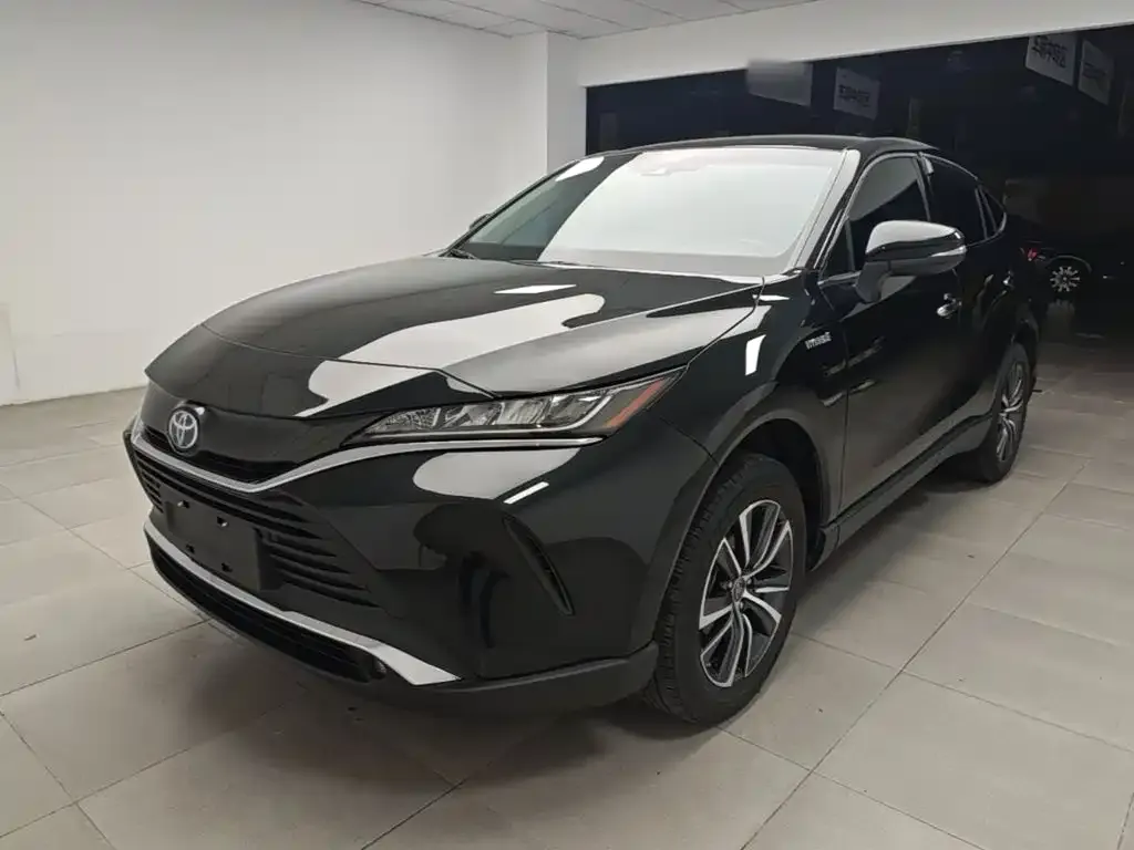 Toyota Harrier — фото 1