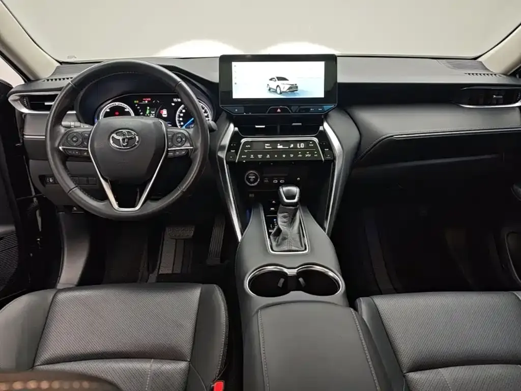 Toyota Harrier — фото 4