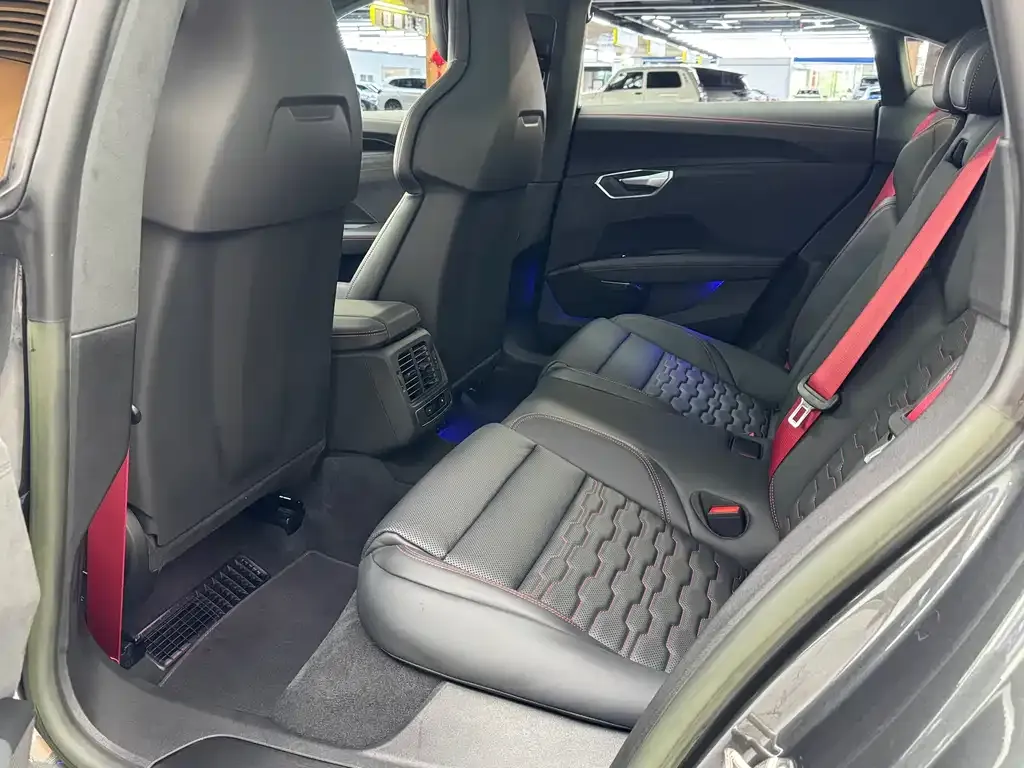 Audi RS e-tron GT 2023 из CN, фото 8
