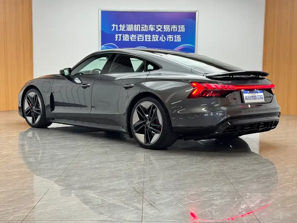 Audi RS e-tron GT 2023 из CN, фото 9