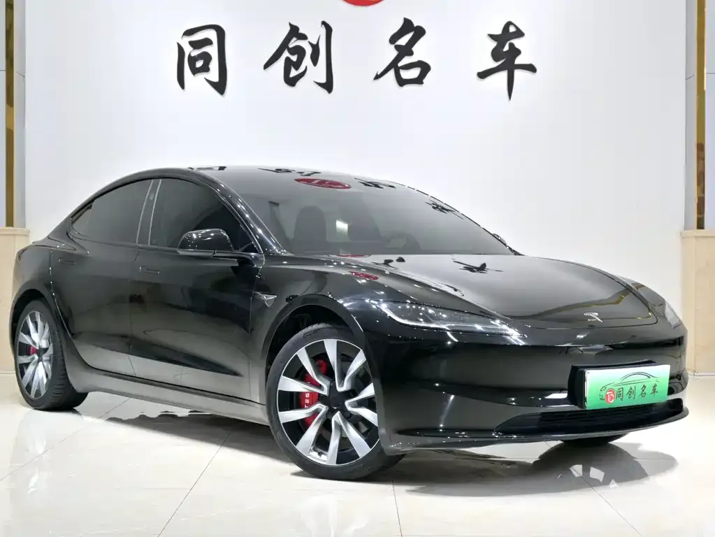 Tesla Model 3 — фото 10