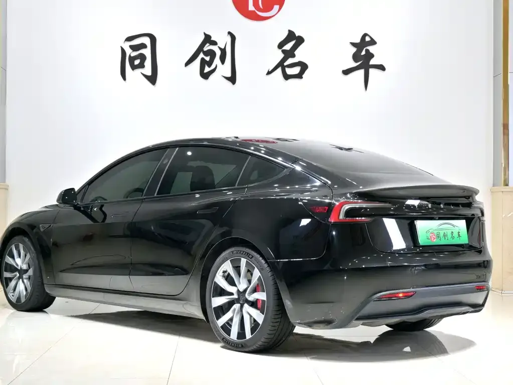 Tesla Model 3 — фото 2