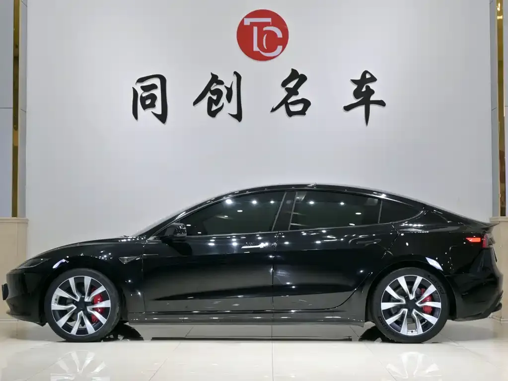 Tesla Model 3 — фото 6