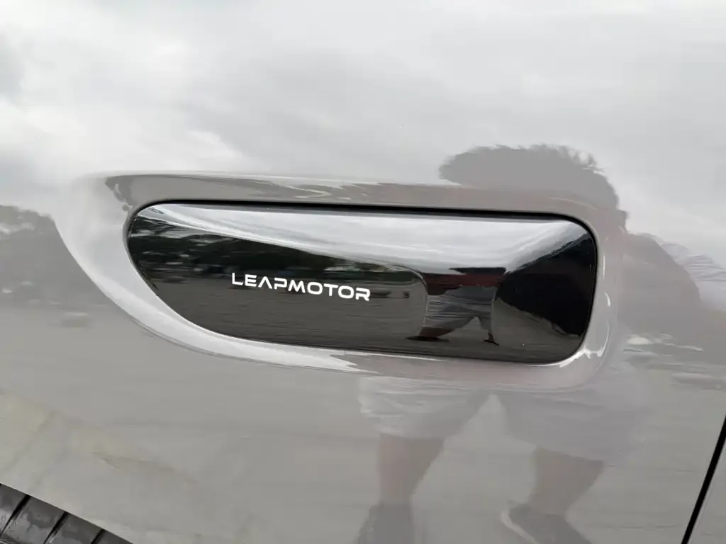 Leapmotor B05 (Lafa 5) 2025 из CN, фото 2