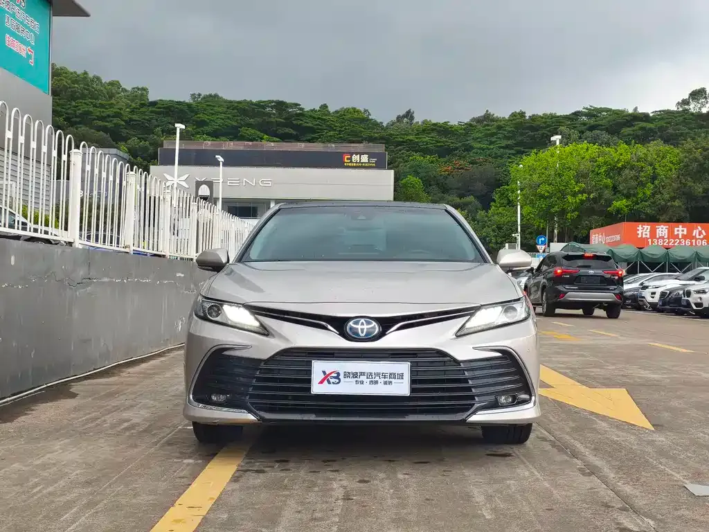Toyota Camry — фото 9