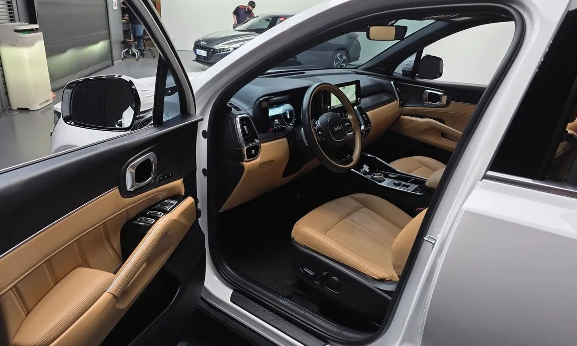 Kia Sorento — фото 8